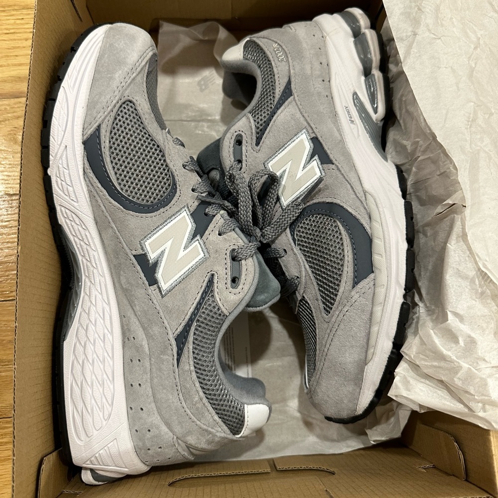 New Balance 2002R 8.5 Mens